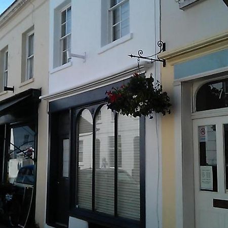 6 Suffolk Parade Hotel Челтнъм Екстериор снимка