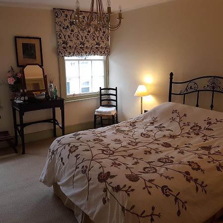 6 Suffolk Parade Hotel Челтнъм Екстериор снимка