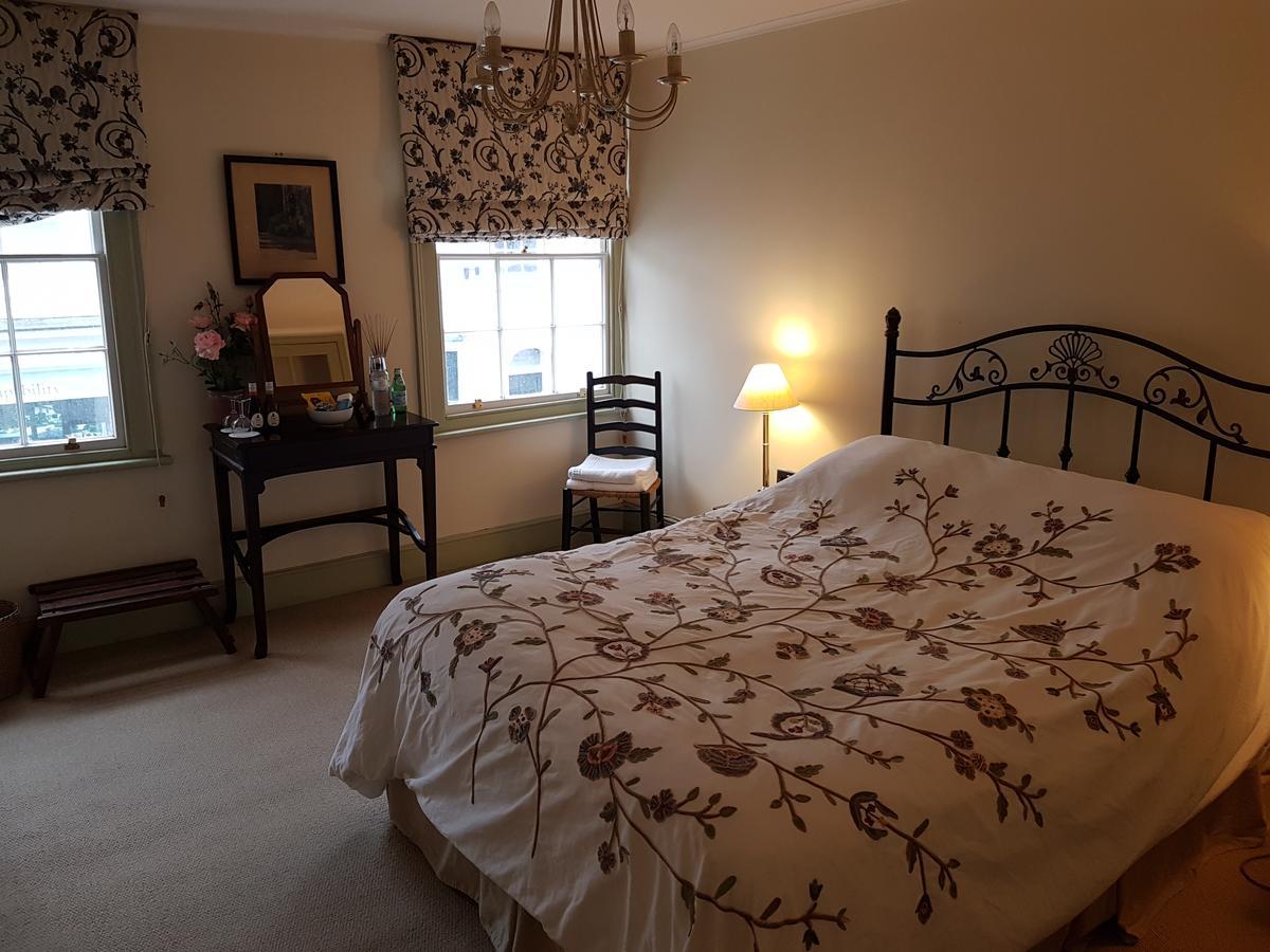6 Suffolk Parade Hotel Челтнъм Екстериор снимка